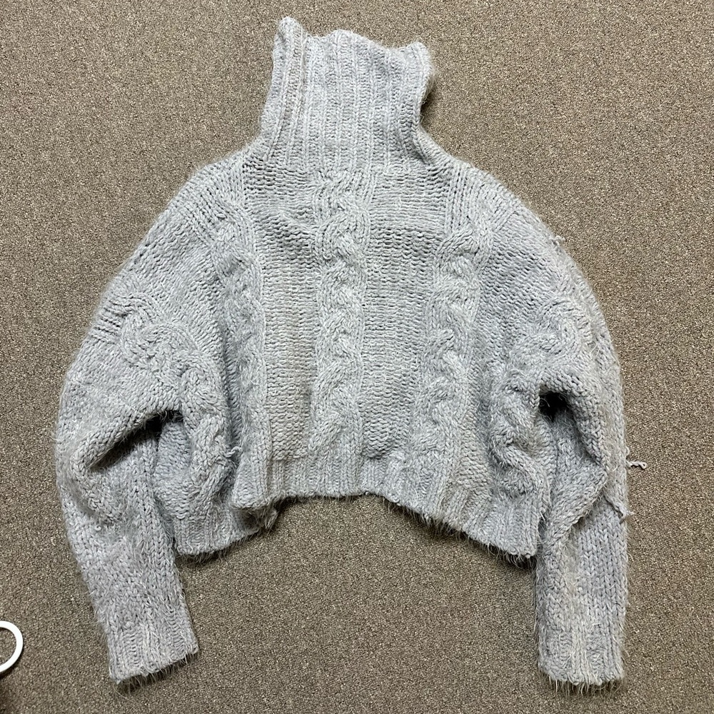 Hope Love size m/l Light Gray Cable Knit Turtleneck Sweater
